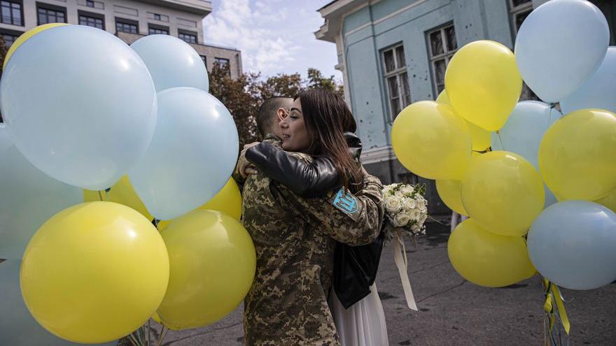 Rusya-Ukrayna savaşı: Harkivli çiftler nikah merkezlerine koştu