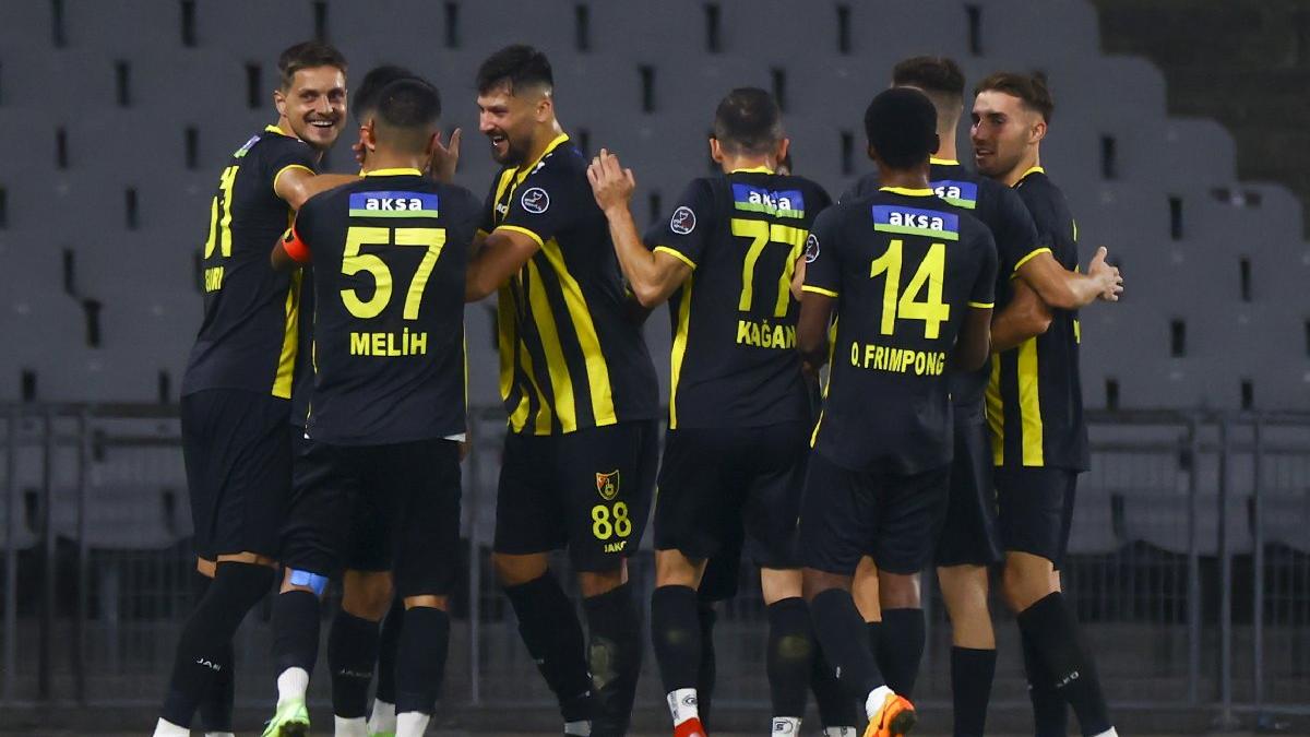 İstanbulspor, Beşiktaş maçında ilki yaşadı