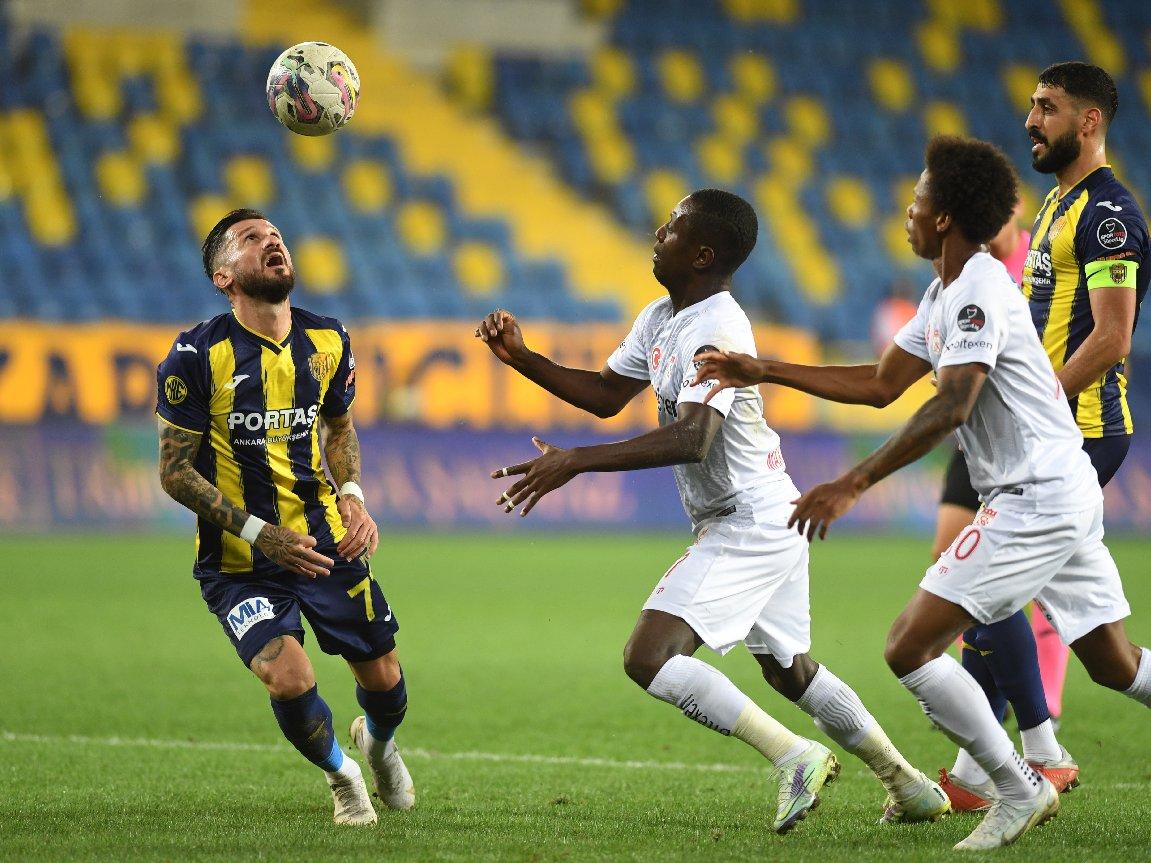 Ankaragücü ilk galibiyetini aldı, Sivasspor'un hasreti dinmedi