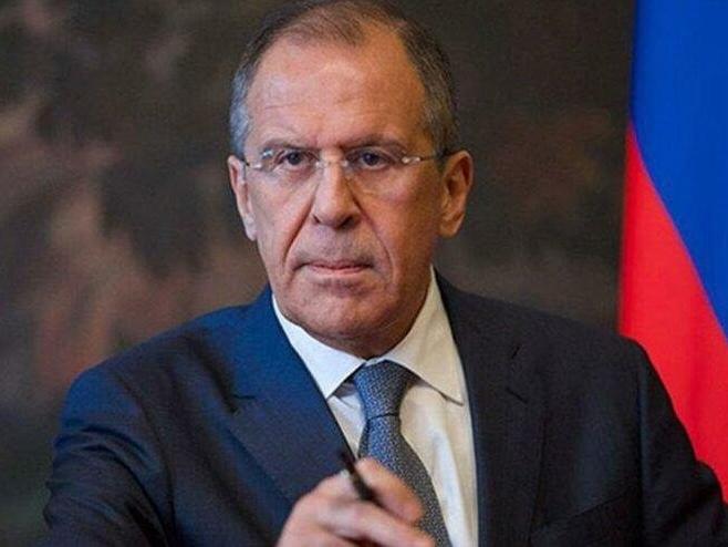 Lavrov, Batı’nın Ukrayna’da çatışmalara taraf olduğunu söyledi