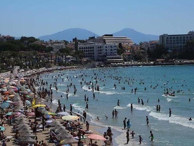 Ağustosta toplam turist sayısı arttı, Rus turist azaldı