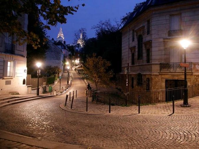 Fransa ve İsviçre'de belediyeler, sokak lambalarını söndürecek