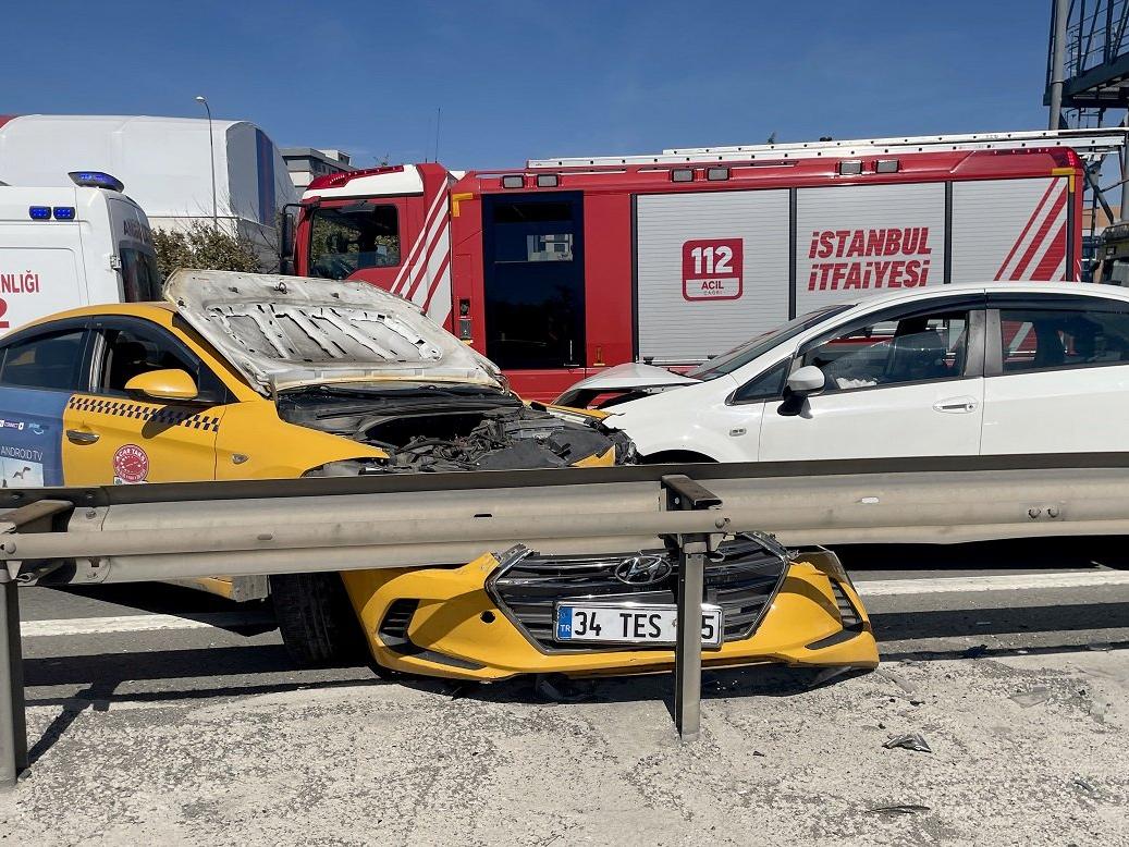 TEM Otoyolu'nda zincirleme kaza: 8 kişi yaralandı