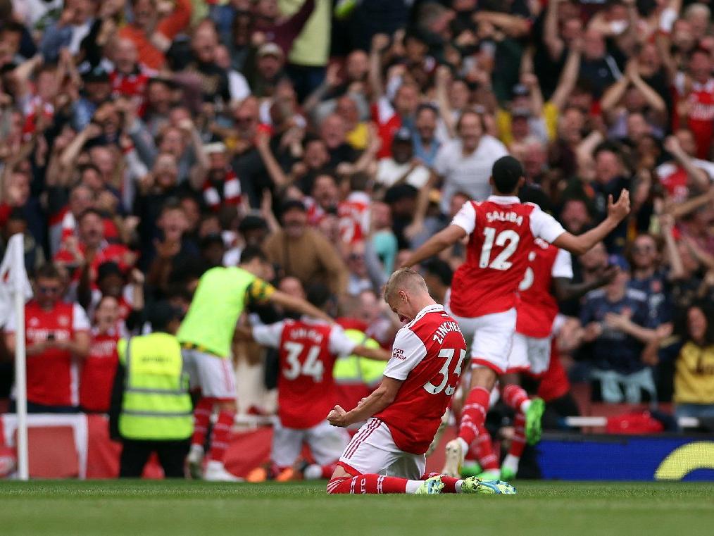 Arsenal, Londra Derbisi'nde Tottenham'ı yenip koltuğunu korudu