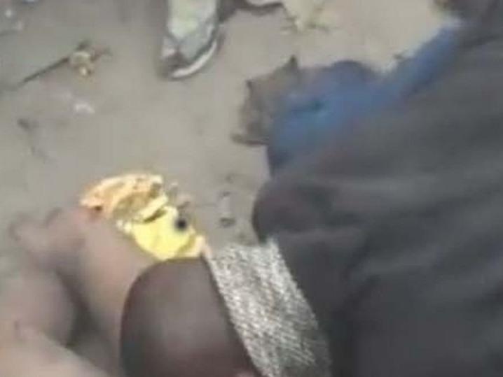 Nijerya'yı ayağa kaldıran olay: Hırsızlık yapan adamın penisini ısırdı