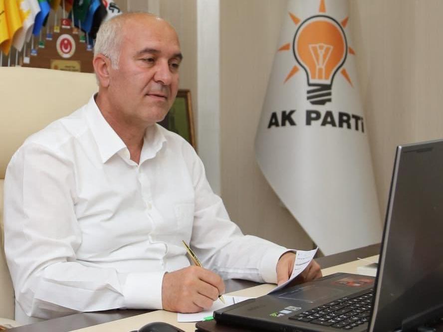 AKP'de 'yumruk' istifası
