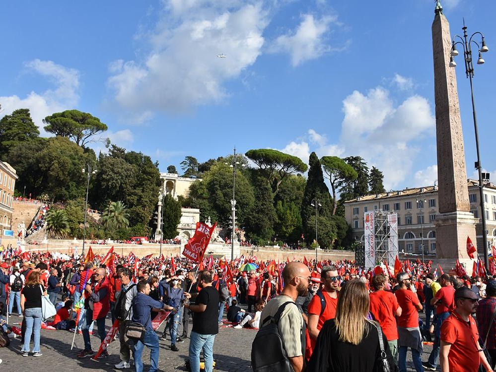 İtalya'da işçiler sokağa döküldü