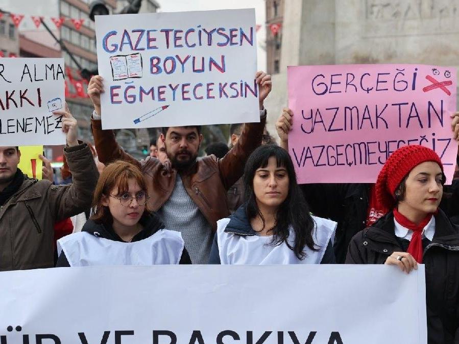 Türkiye'deki sansür yasasına Avrupa'dan tepki