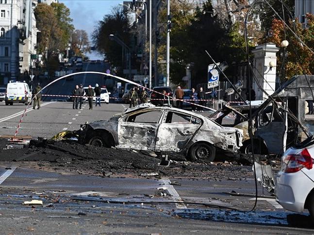 NATO ve AB, Rusya'nın Kiev'e yönelik saldırılarını kınadı