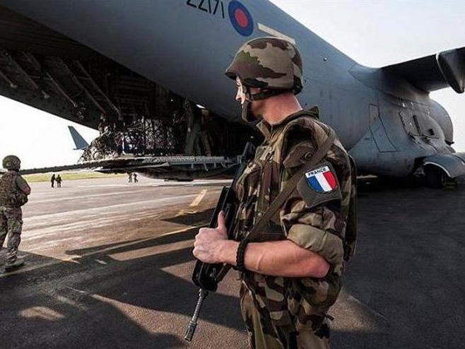 Fransa, Doğu Avrupa ülkelerine asker, tank ve zırhlı araç gönderecek