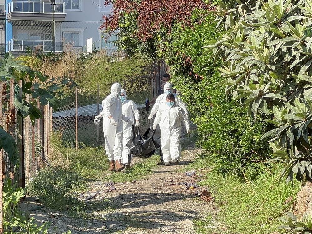 Antalya'da narenciye bahçesinde erkek cesedi bulundu