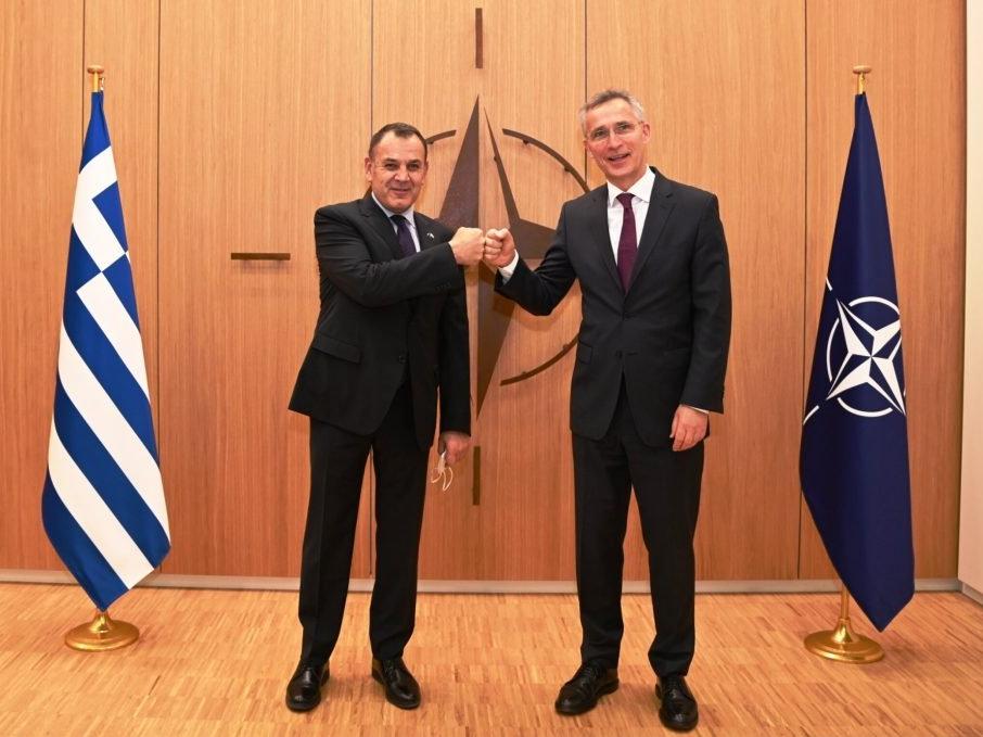 Yunan bakan Türkiye'yi NATO'ya şikayet etti