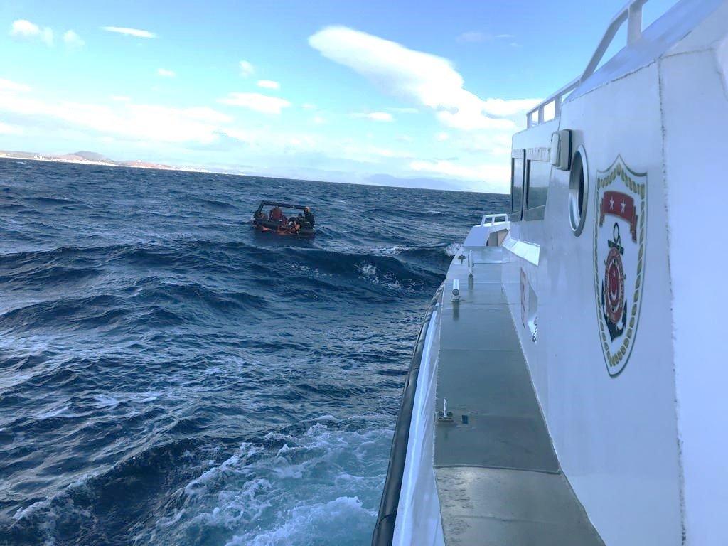 Yunanistan unsurlarınca geri itilen 67 düzensiz göçmen kurtarıldı