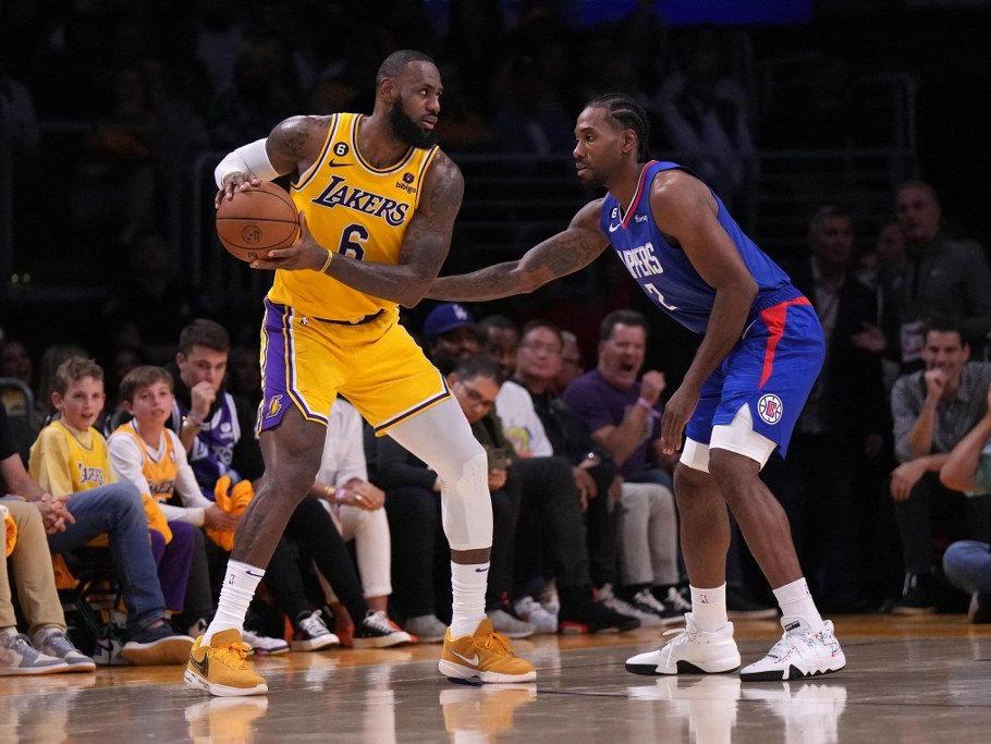 Kawhi Leonard'a kavuşan Clippers, Lakers galibiyetiyle başladı