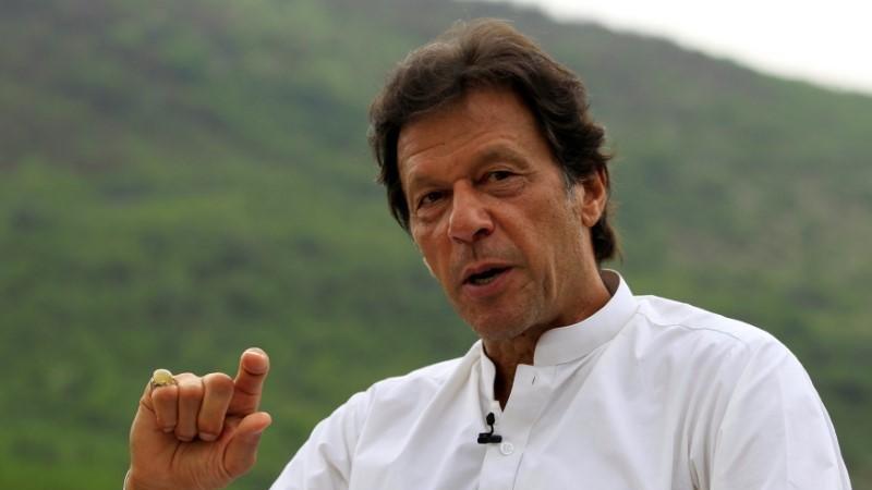 Pakistan'da kriz çıkaracak karar: Eski Başbakan siyasetten men edildi