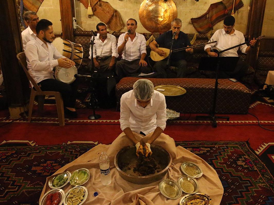 Şanlıurfa ve Adıyaman'ın paylaşamadığı lezzet: Çiğ köfte
