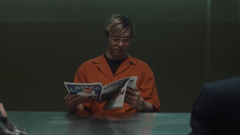 Jeffrey Dahmer gibi görünmek istediler, ama yasak geldi