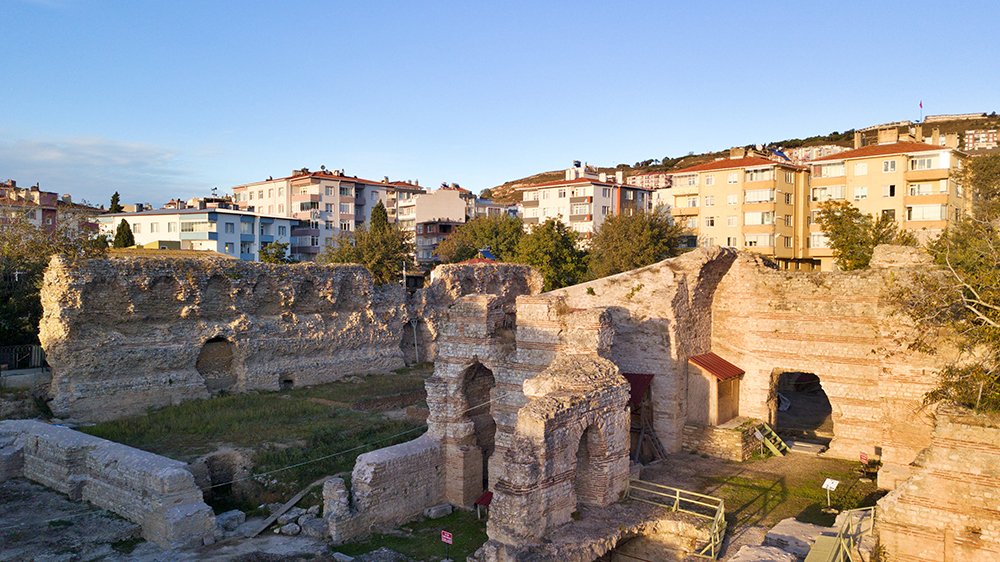 oturur-vaziyette-defnedilmi-ler-s-zc