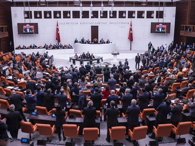 AKP'den muhalefet partilerine başörtüsü teklifi ziyareti
