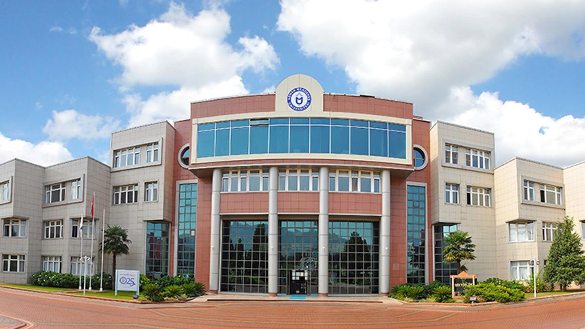 Jüri 'yetersiz', fakülte yönetimi 'uygun değil' dedi, rektör yine de atadı