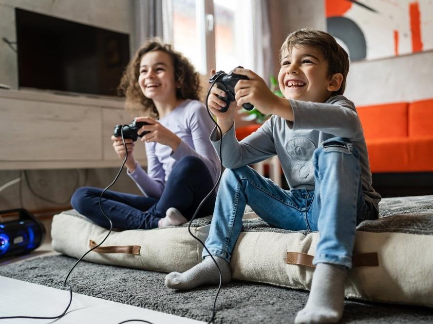 Araştırma: Çocukların 3 saat bilgisayar oyunu oynaması beyni geliştiriyor