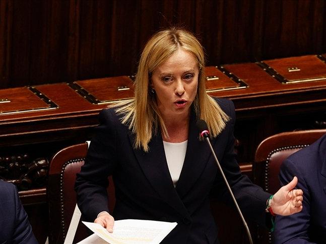 İtalya'da sağ koalisyon hükümeti Senato'dan da güvenoyu aldı