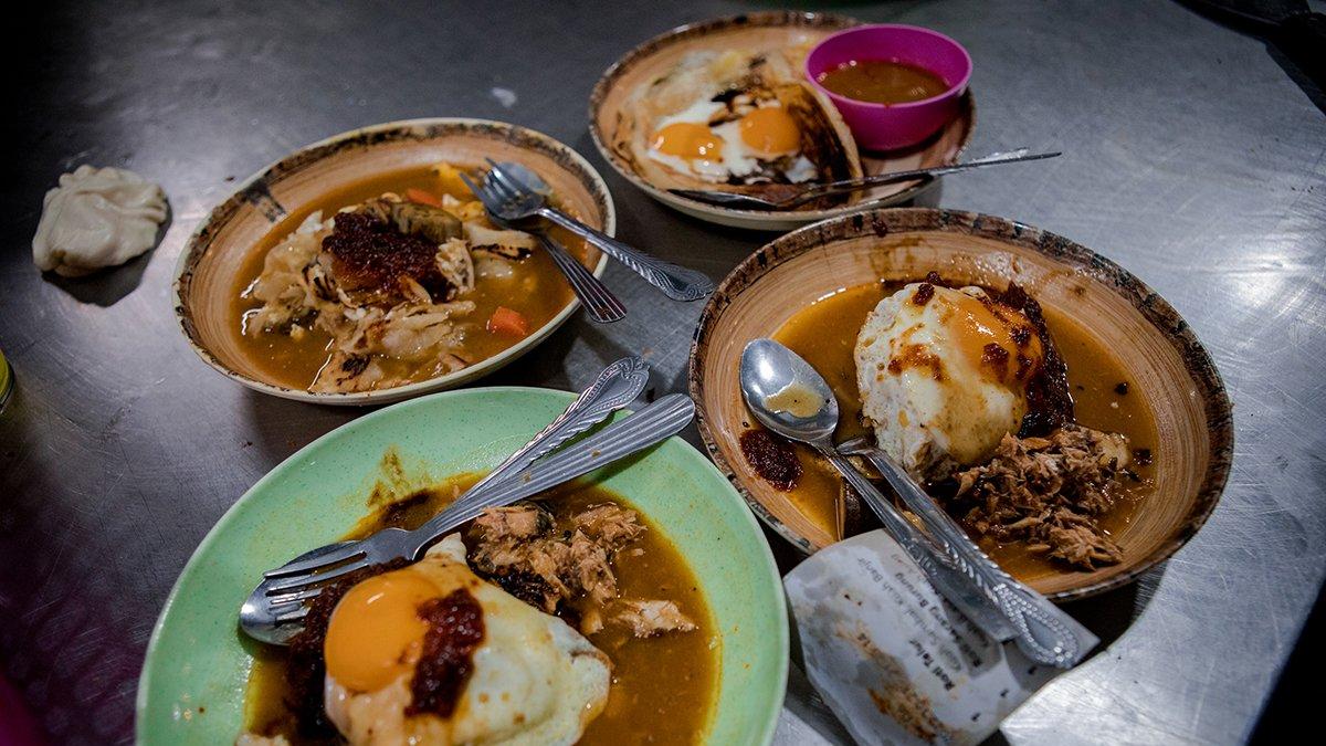 Günaydoğu Asya'nın vazgeçilmez sokak lezzeti: Roti canai