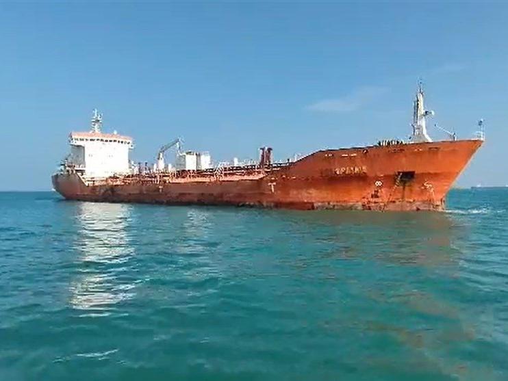 İran, 11 milyon litre "kaçak akaryakıt" taşıyan gemiye el koydu