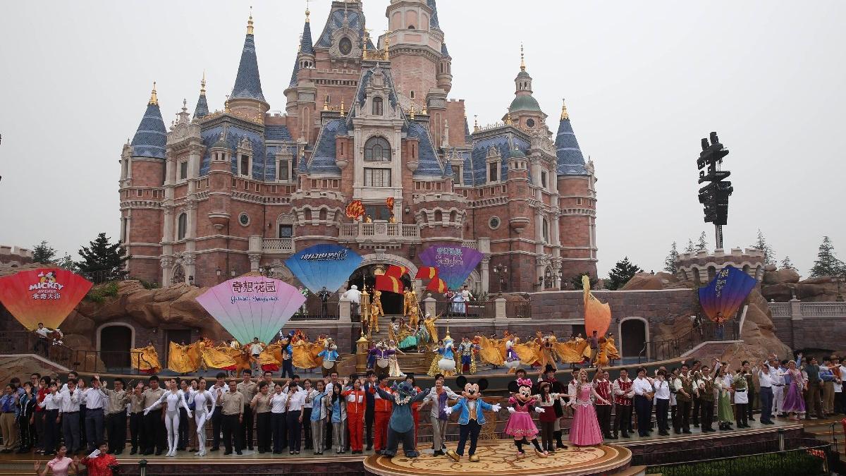 Şanghay'daki Disney'de Covid alarmı: Kimse dışarı çıkamıyor