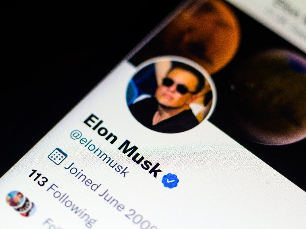 Elon Musk duyurdu: Twitter'da 'mavi tik'in ücreti belli oldu