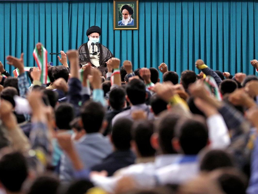 Hamaney: Düşman İran'da bir kombine savaş başlattı