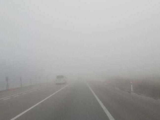 Yoğun sis nedeniyle kapatılan Çanakkale Boğazı yeniden açıldı