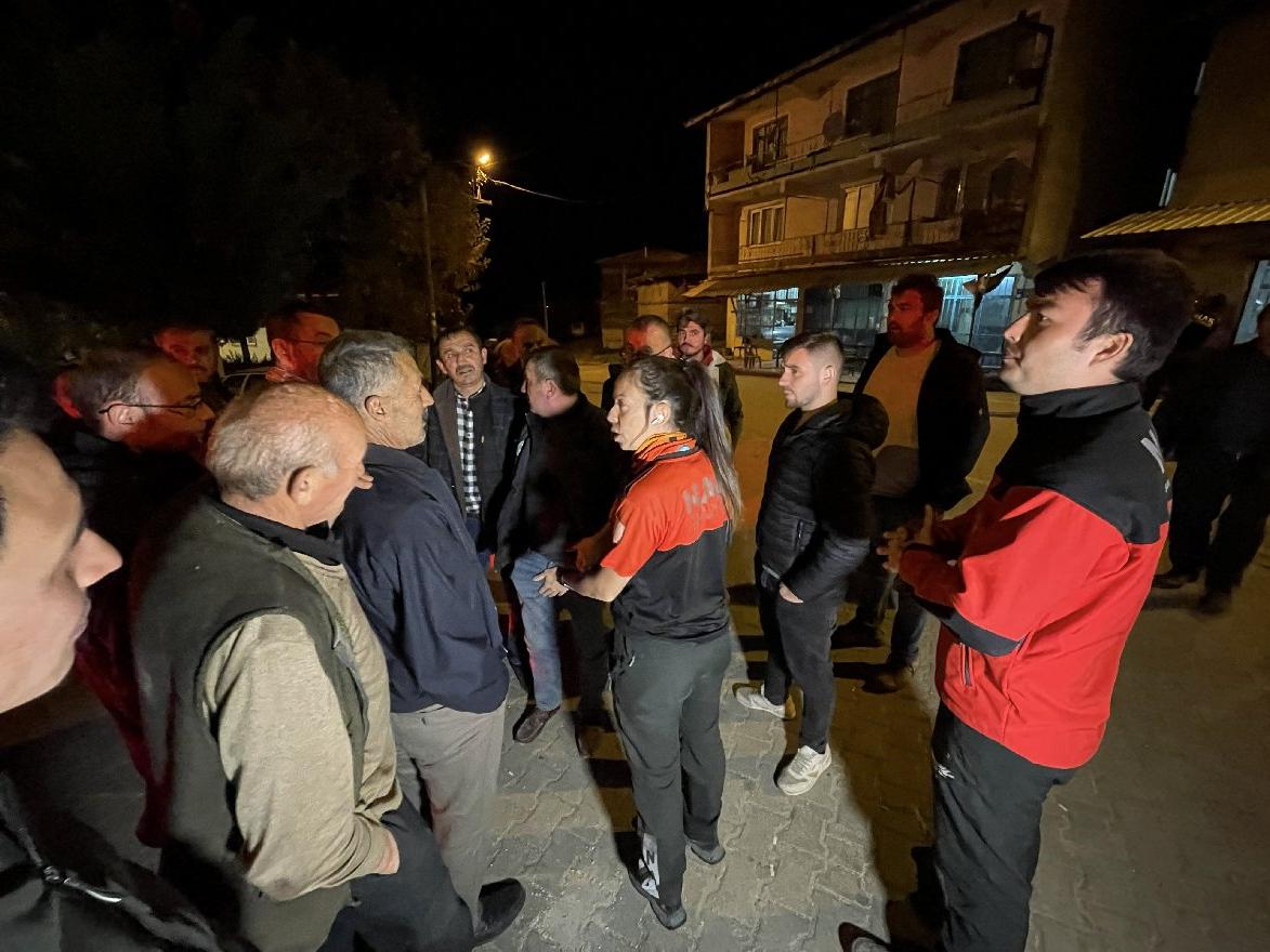 Uludağ'da mahsur kalan paraşütçüleri kurtarmak için operasyon başlatıldı