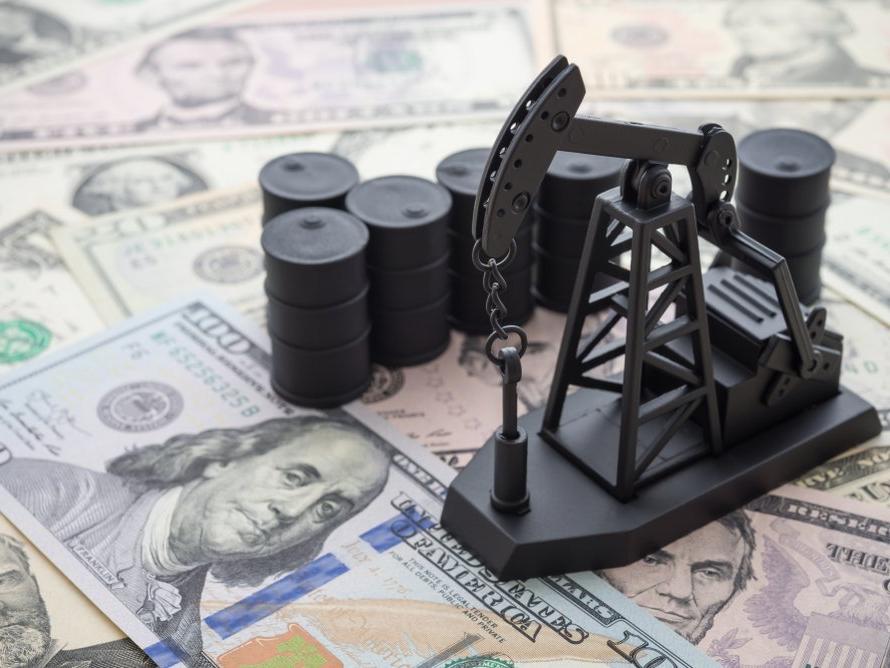 ABD 2023 için ortalama petrol fiyatı tahminini yükseltti