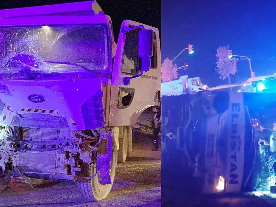 Denizli'de yolcu otobüsü ile kamyon çarpıştı; 12 yaralı
