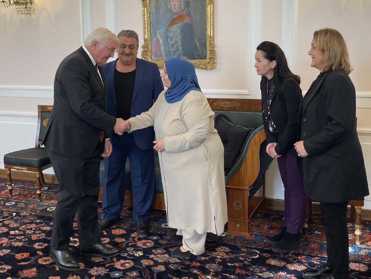 Alman Cumhurbaşkanı Mölln saldırısında yakınlarını kaybeden Arslan ailesini kabul etti