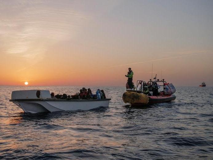 İtalya'dan Akdeniz'de göçmenleri kurtaran STK'lara çağrı