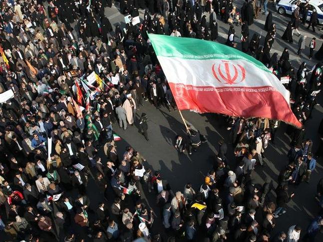 İran’da halk, akaryakıt zammı protestolarının yıl dönümünde sokaklara çıktı