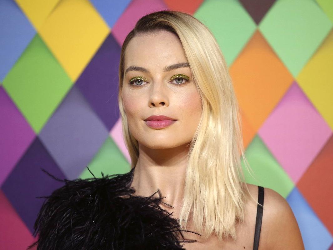 Margot Robbie, Karayip Korsanları filminin iptal edildiğini duyurdu
