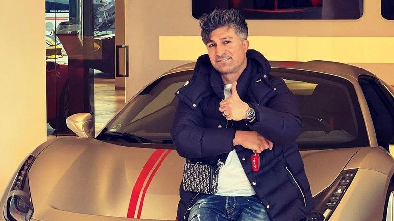 Almanya’da büyük ikramiyeyi kazanan Kürşat bu kez 730 bin TL'lik stiliyle gündemde