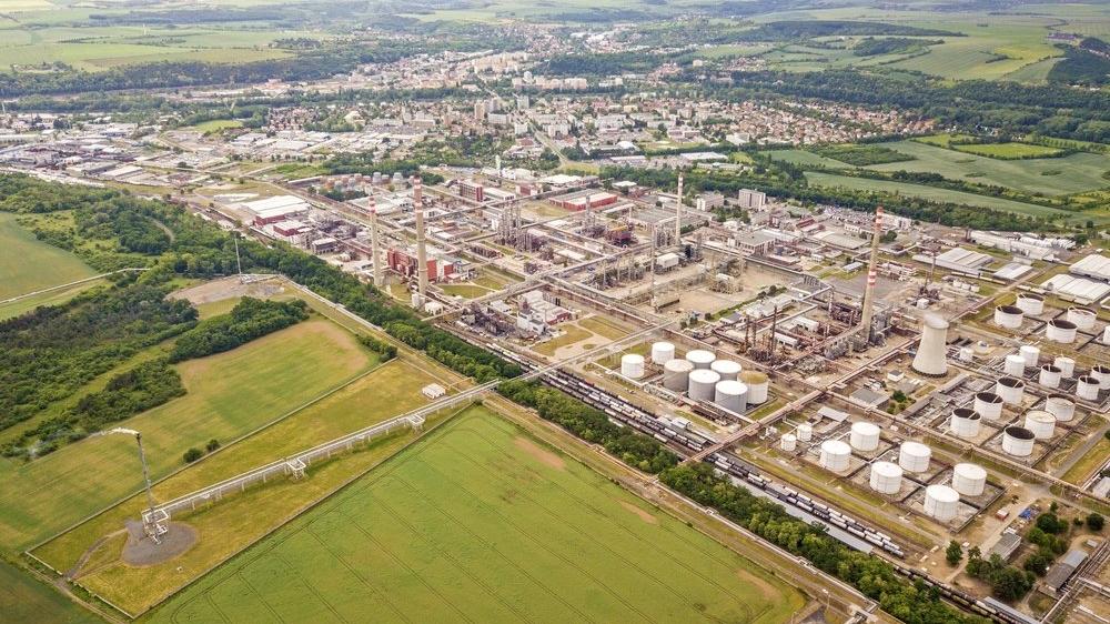 Polonya'ya düşen füze sonrası Avrupa'ya petrol taşıyan hatta sevkiyat durdu