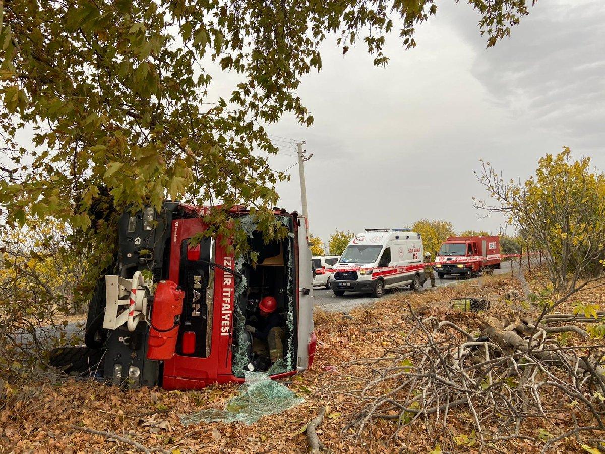 Yangına giden itfaiye aracı devrildi: 3 yaralı