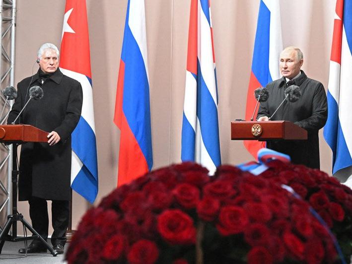 Putin, Küba Devlet Başkanı Diaz-Canel ile Moskova’da görüştü