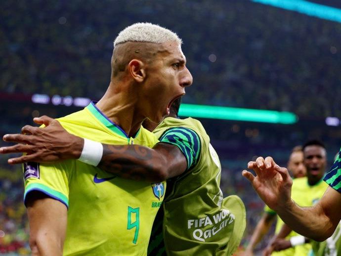 Brezilya sambaya başladı! Sırbistan'ı Richarlison ile yıktı...