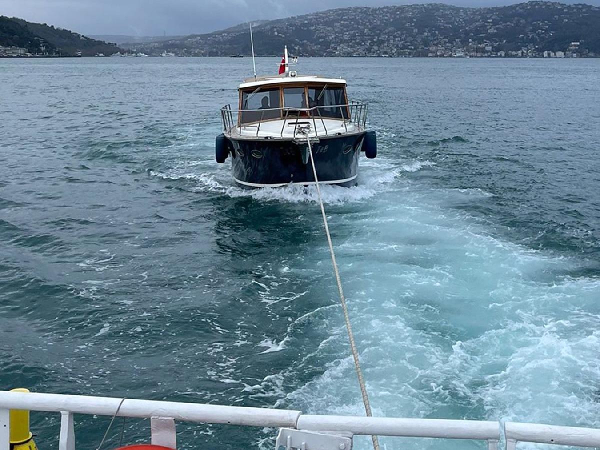 Sarıyer açıklarında makine arızası yapan tekne kurtarıldı