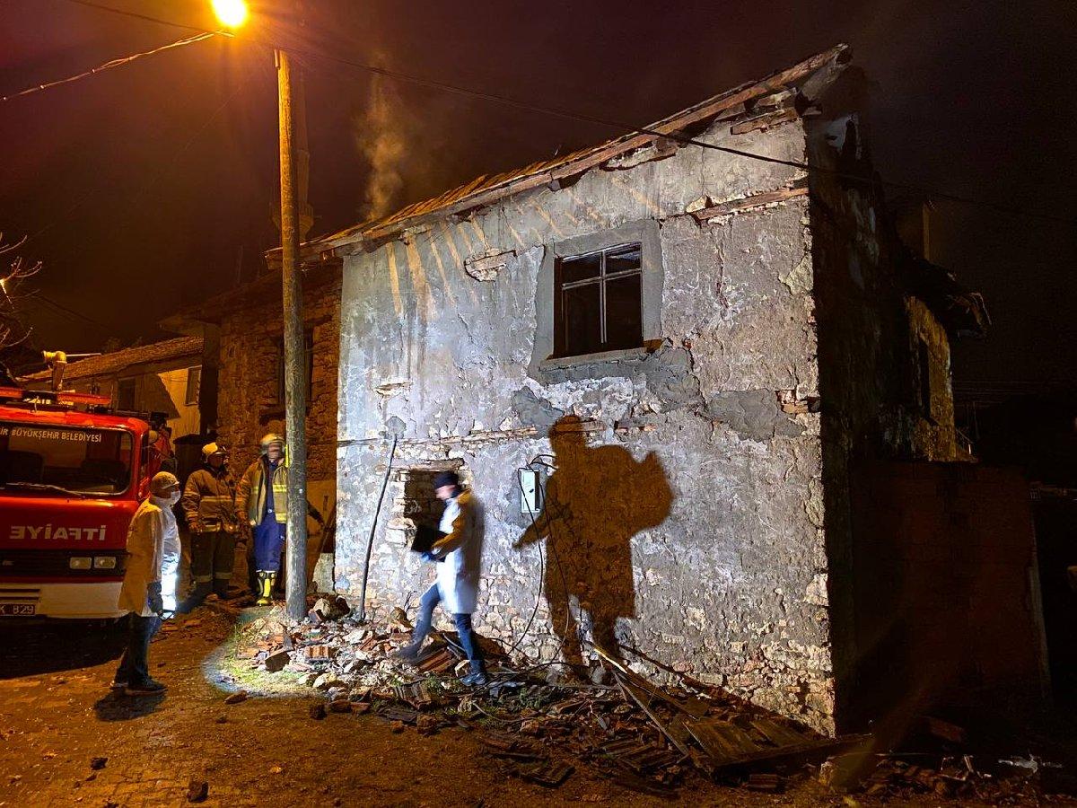 Balıkesir'de bir evde çıkan yangında yaşlı kadın hayatını kaybetti