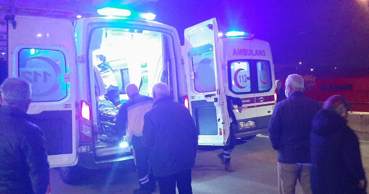 Ağaç kesme motorunun üzerine düşen kişi öldü