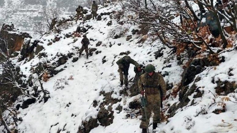 Bingöl'de PKKlı teröristlerin sığınağı imha edildi