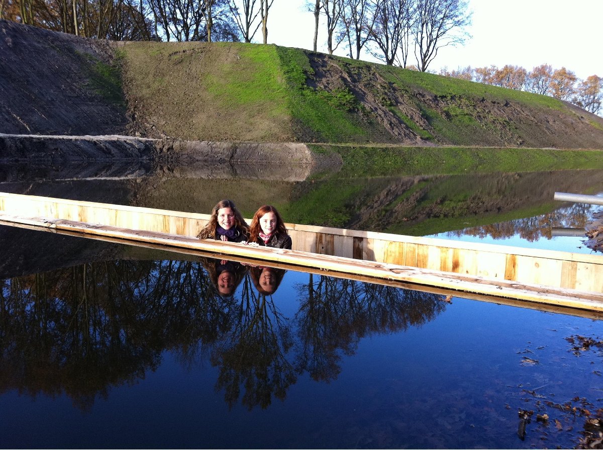 Hollanda'da yer alan su içindeki Musa Köprüsü büyük ilgi görüyor