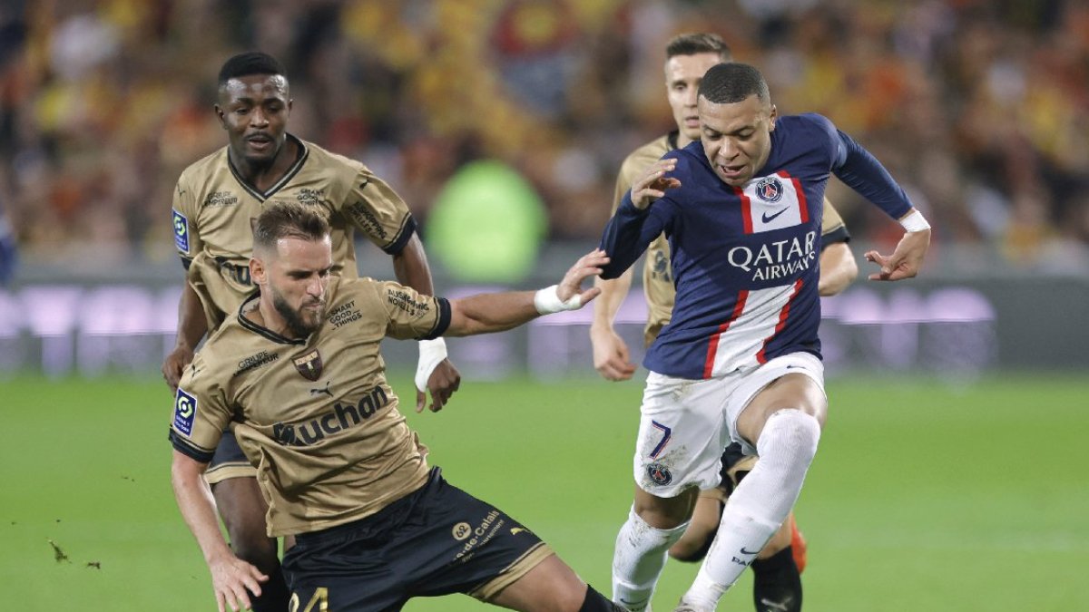 Lens Paris Saint Germain maçında kritik galibiyet